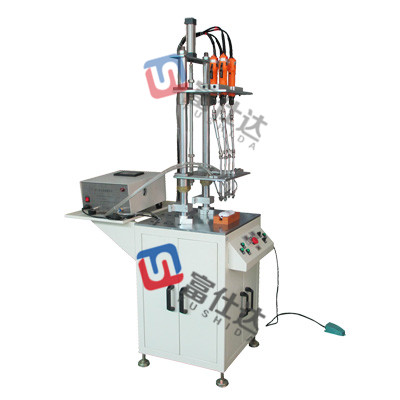 開關(guān)自動鎖螺絲機